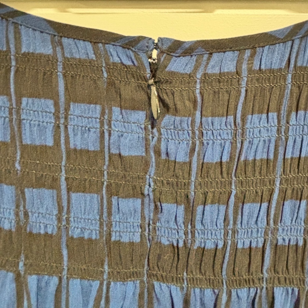 Club Monaco blue and black striped sleeveless lined blouse size M - Picture 6 of 14